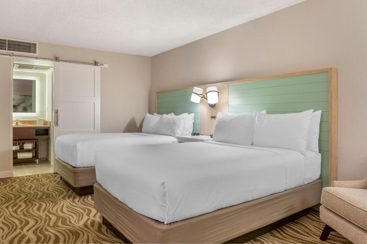 Standard Room with Two Double Beds - Courtyard View,966141076:JPEG