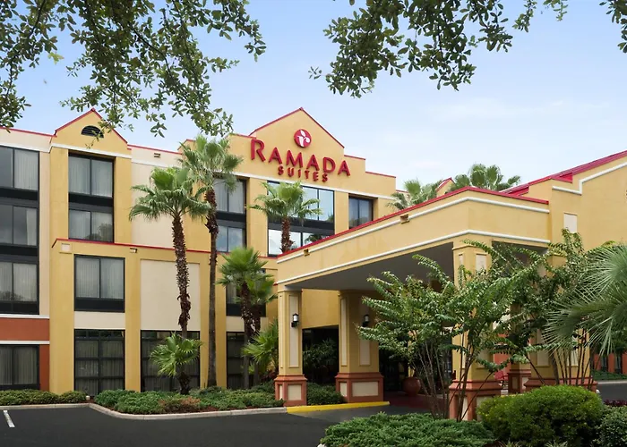 Romantic hotels Ramada By Wyndham Suites Orlando Airport- Free Airport Shuttle