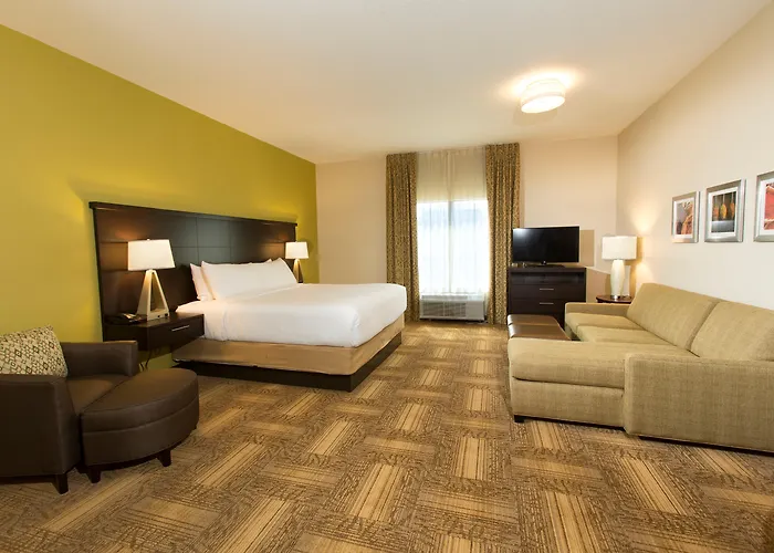 3 star hotel: Staybridge Suites Orlando At Seaworld By Ihg - Free Breakfast & Shuttle To Seaworld Parks