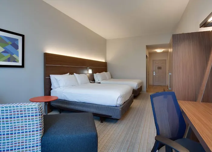 Cheap hotels Holiday Inn Express & Suites Orlando International Airport By Ihg