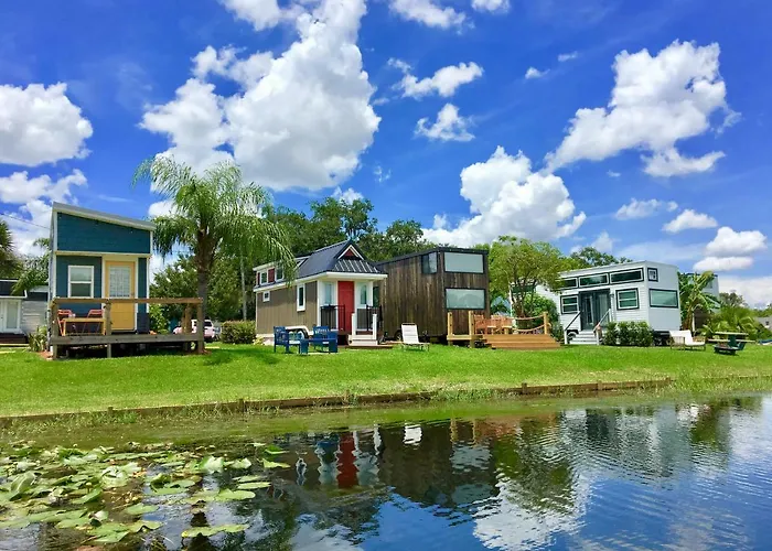 Private Villa: Orlando Lakefront Tiny Homes 6 Plus Month Rentals